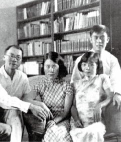 梁宗岱（左一）与马思聪、王慕理、沉樱合照